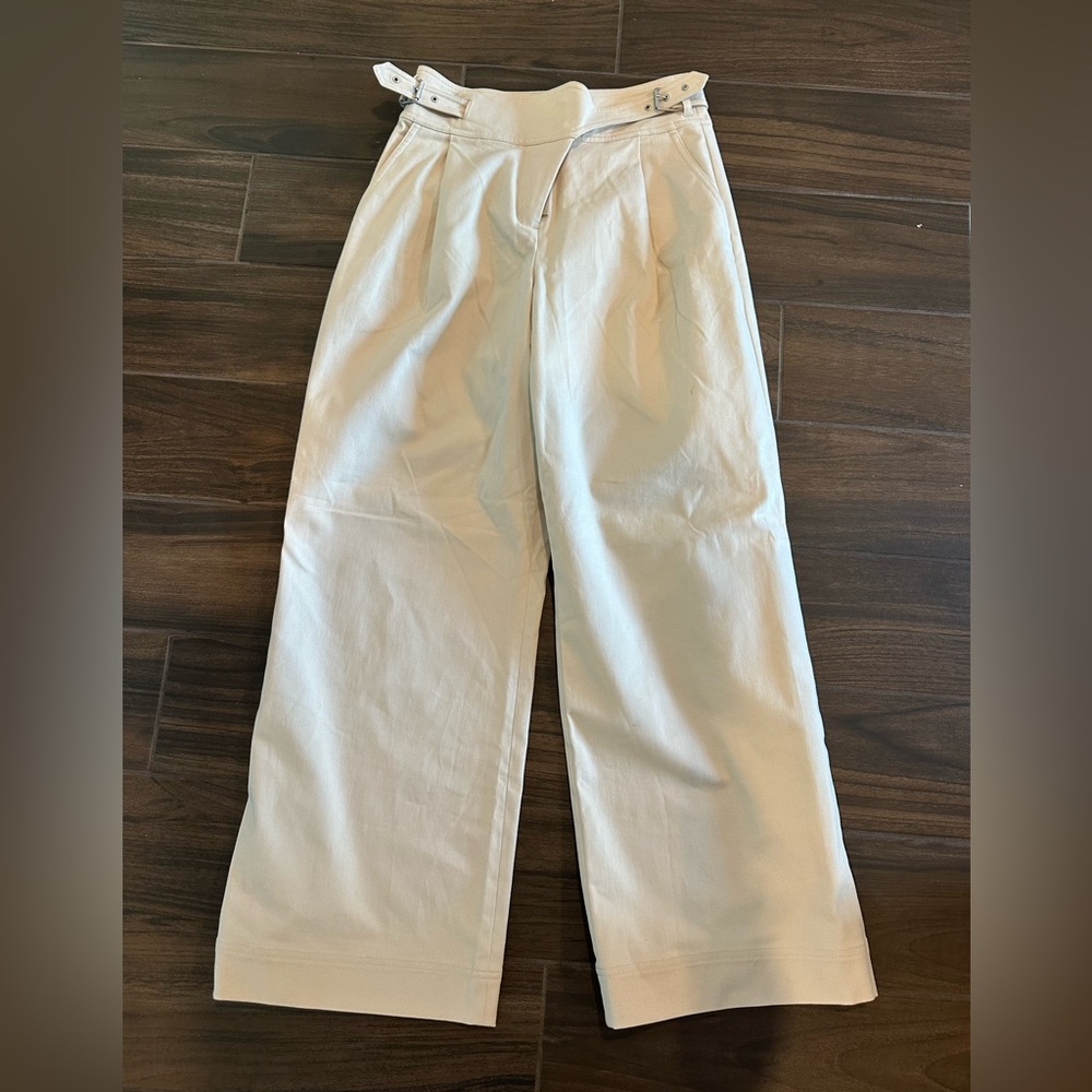Express Women Light Tan trousers 6R NWT